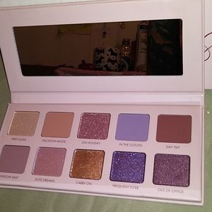 Wonder Escape eyeshadow palette